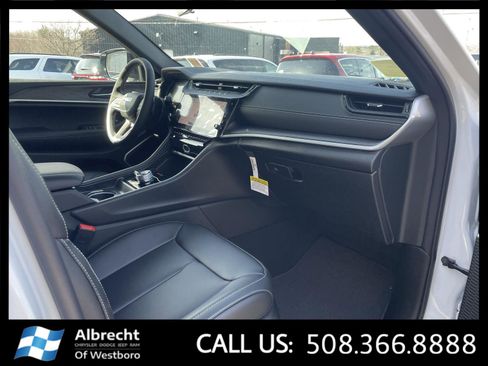 New 2026 Jeep Grand Cherokee Limited image 15