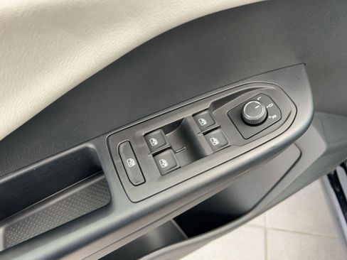 New 2026 Volkswagen Taos S image 13