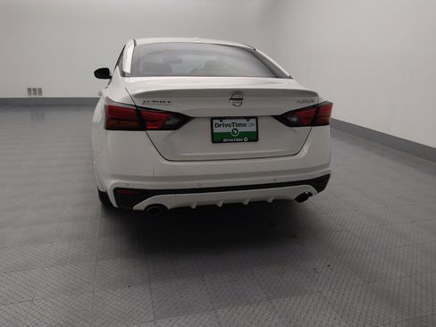 Used 2020 Nissan Altima 2.5 Platinum image 6