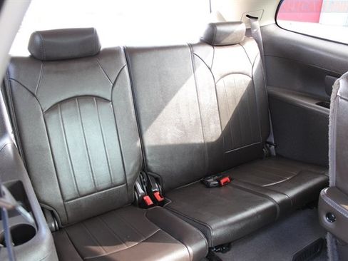 Used 2014 Buick Enclave Leather w/ Trailering Provision Package FWD image 31