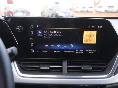 Used 2025 Chevrolet Trax LT w/ LT Convenience Package image 14