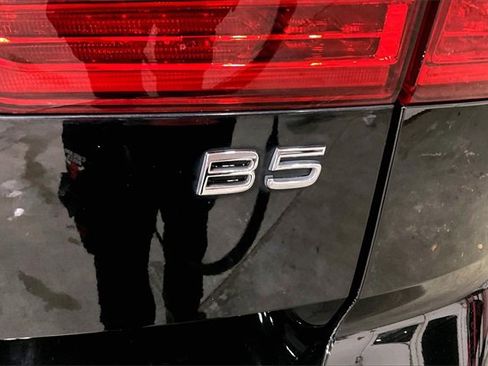 Certified 2023 Volvo XC60 B5 Core image 9