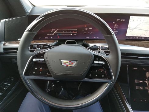 Used 2025 Cadillac Escalade Sport Platinum w/ LPO, ONYX Package image 10