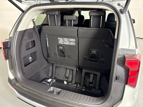 New 2026 Kia Carnival EX FWD image 24