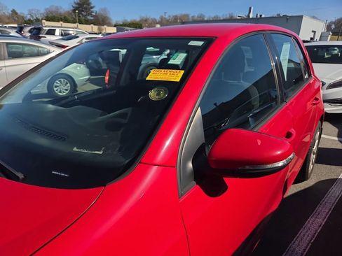 Used 2013 Volkswagen Golf TDI image 10