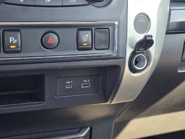 Used 2021 Nissan Titan SV RWD image 21