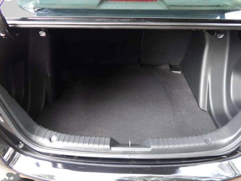 Used 2019 Toyota Yaris XLE image 31