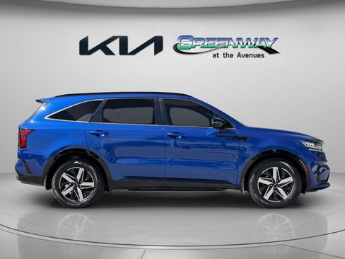 Certified 2022 Kia Sorento S FWD image 7