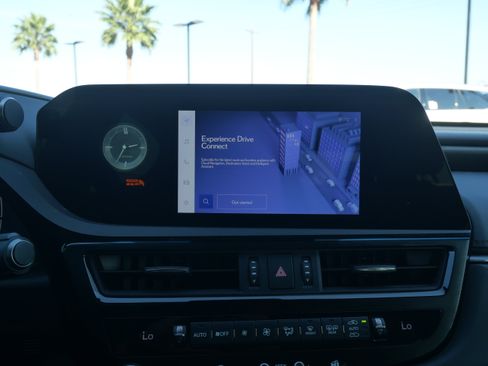 Used 2024 Lexus ES 350 w/ Premium Package image 13