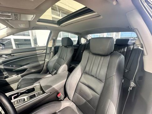 Used 2021 Honda Accord Touring image 7