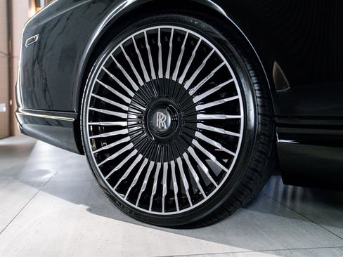 Used 2015 Rolls-Royce Phantom Drophead Coupe image 34