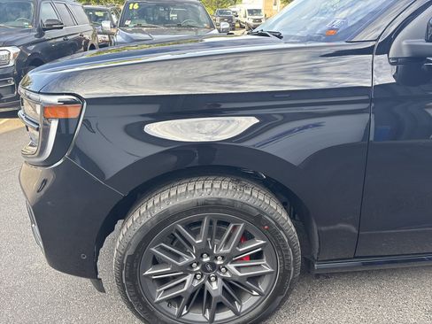 New 2025 Ford Expedition Max Platinum w/ Stealth Performance Package image 11