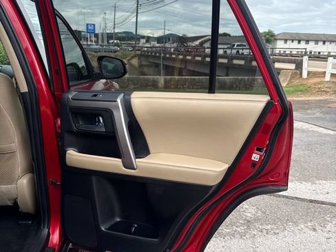 Used 2016 Toyota 4Runner SR5 RWD image 16