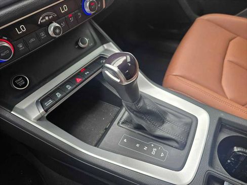 Used 2023 Audi Q3 2.0T Premium w/ Convenience Package AWD/4WD image 32