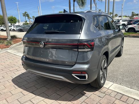 New 2026 Volkswagen Taos SE AWD/4WD image 7