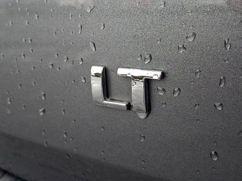 Used 2020 Chevrolet Traverse LT w/ LPO, Floor Liner Package AWD/4WD image 32