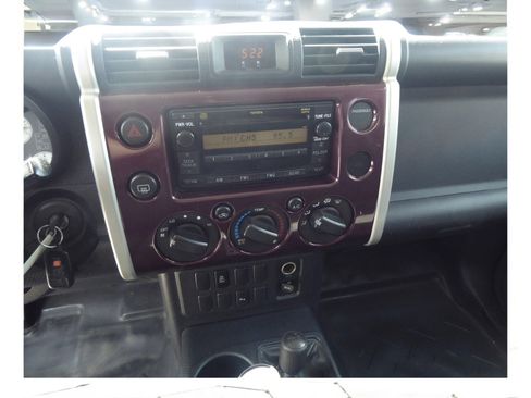 Used 2007 Toyota FJ Cruiser 4WD image 12