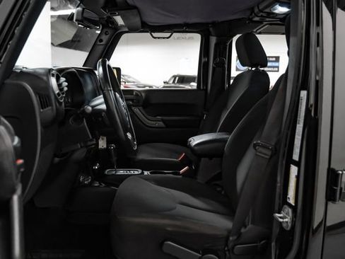 Used 2016 Jeep Wrangler Unlimited Sport image 4