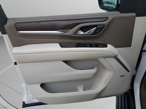 Used 2021 GMC Yukon Denali w/ Denali Premium Package image 27