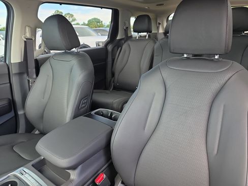 New 2027 Kia Carnival SX Prestige FWD image 21