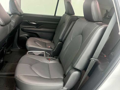 Used 2024 Toyota Grand Highlander AWD image 30