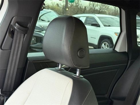 Used 2020 Volkswagen Jetta R-Line w/ R-Line Cold Weather Package image 11