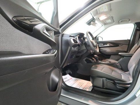 Used 2023 Chevrolet TrailBlazer LS FWD image 9