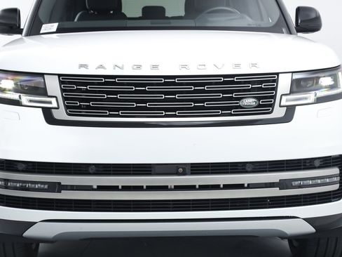 Used 2024 Land Rover Range Rover SE AWD/4WD image 9
