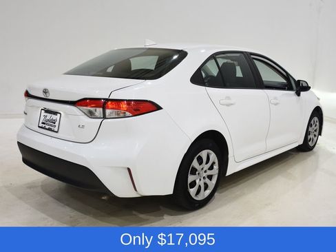 Used 2023 Toyota Corolla LE image 4