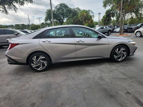 Used 2025 Hyundai Elantra Sport FWD image 6