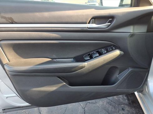 Used 2023 Nissan Altima 2.5 SV image 12