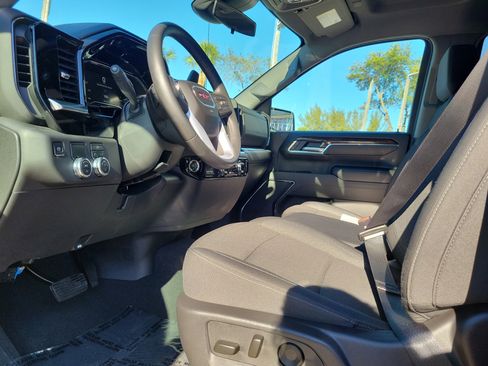 Used 2025 GMC Sierra 1500 Elevation w/ LPO, Elevation Black Package image 9