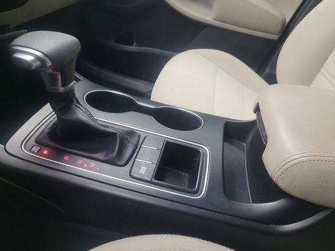 Used 2019 Kia Sorento LX image 26