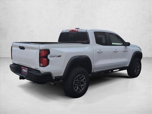 Used 2026 Chevrolet Colorado ZR2 w/ Technology Package AWD/4WD image 5