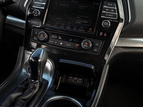 Used 2019 Nissan Maxima 3.5 SL FWD image 23