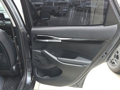 Certified 2023 Kia Seltos SX w/ SX Sunroof Package image 29