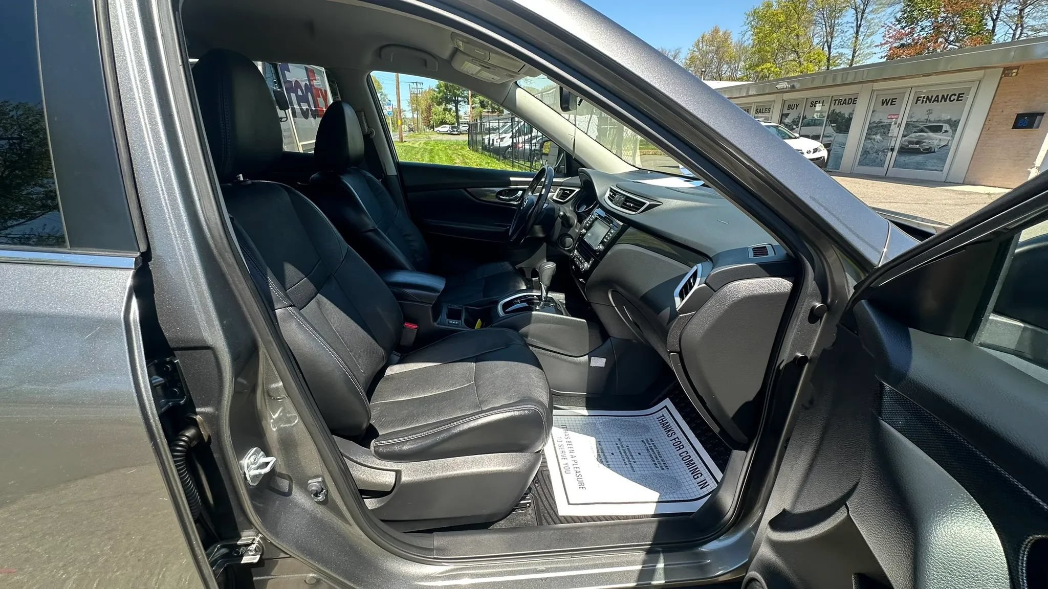 Used 2016 Nissan Rogue SL AWD/4WD image 34