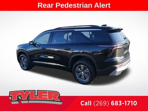 Used 2026 Chevrolet Traverse LT w/ Driver Confidence Package AWD/4WD image 5