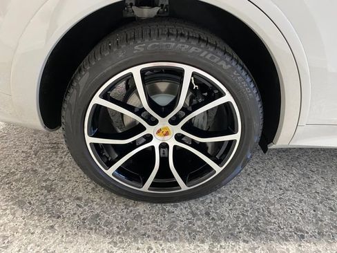 Used 2020 Porsche Cayenne S AWD/4WD image 43