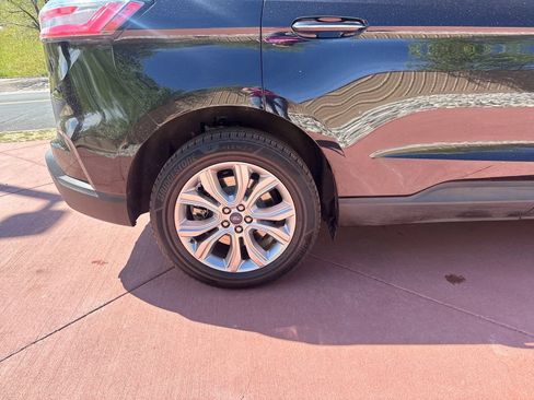 Used 2022 Ford Edge Titanium w/ Equipment Group 301A AWD/4WD image 33