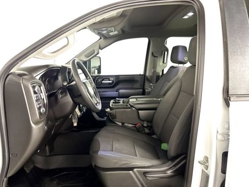 Used 2022 Chevrolet Silverado 2500 Custom w/ Custom Value Package AWD/4WD image 11