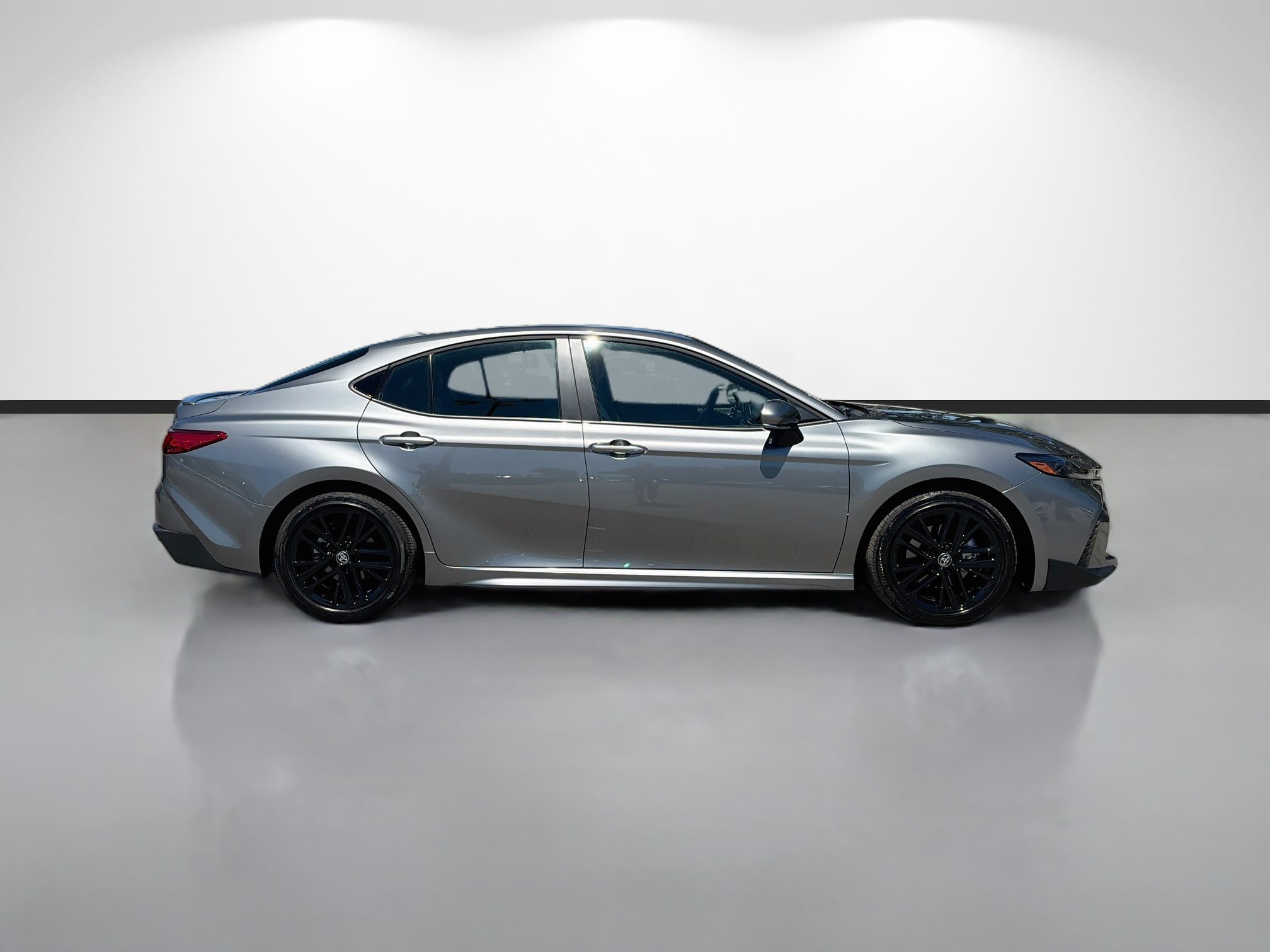 Used 2026 Toyota Camry SE w/ Multimedia Upgrade Package FWD image 2