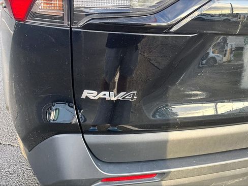 Used 2025 Toyota RAV4 LE AWD/4WD image 7