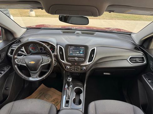 Used 2018 Chevrolet Equinox LT image 12