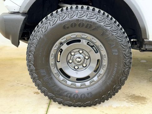 Used 2024 Ford Bronco Big Bend image 9