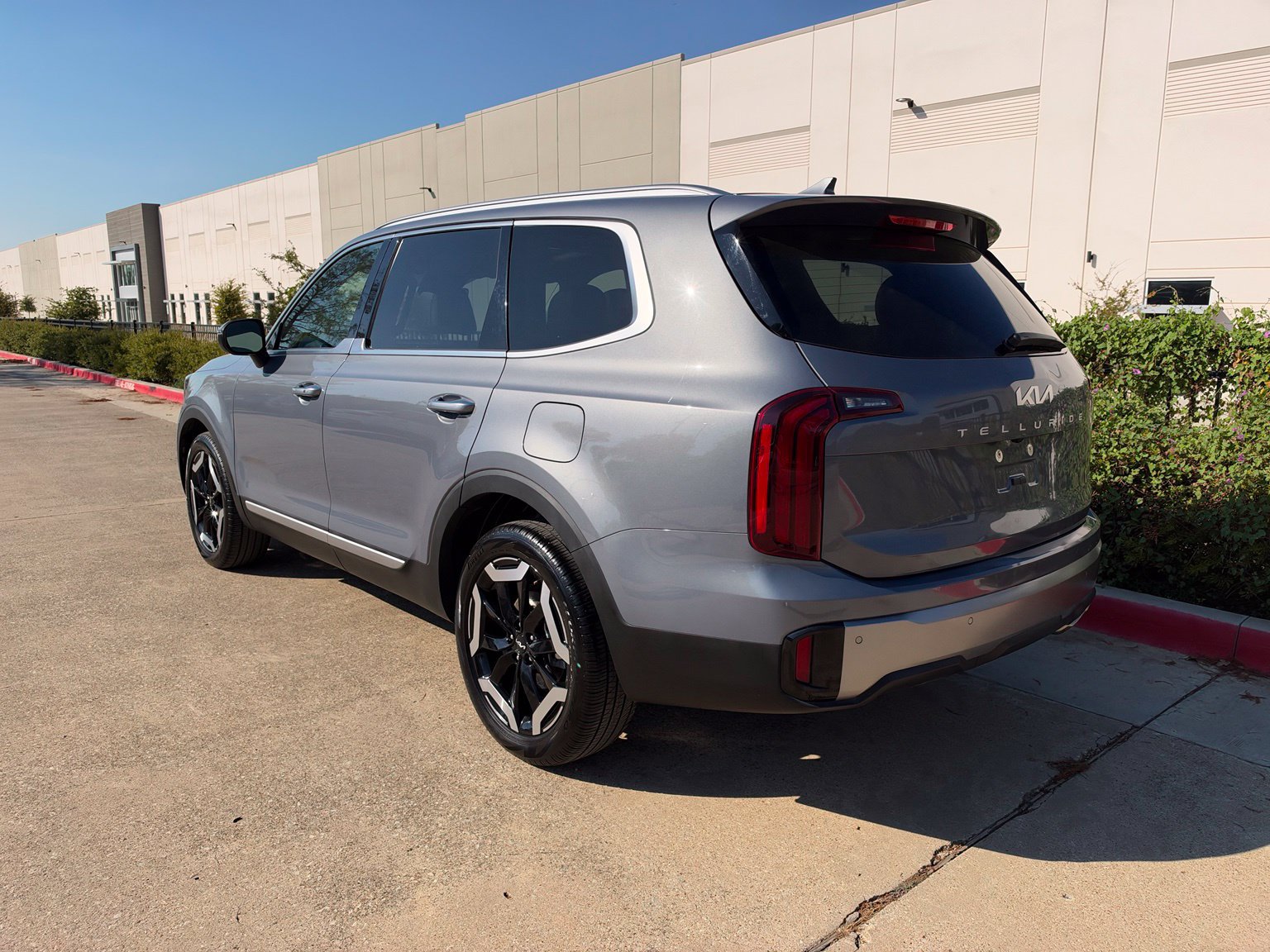 Used 2025 Kia Telluride S AWD/4WD image 5