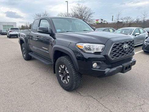 Used 2020 Toyota Tacoma TRD Off-Road w/ Technology Package image 9