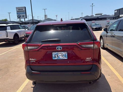 Used 2021 Toyota RAV4 XLE Premium AWD/4WD image 9