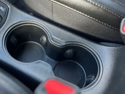 Used 2018 Jeep Compass Latitude w/ Cold Weather Group image 18