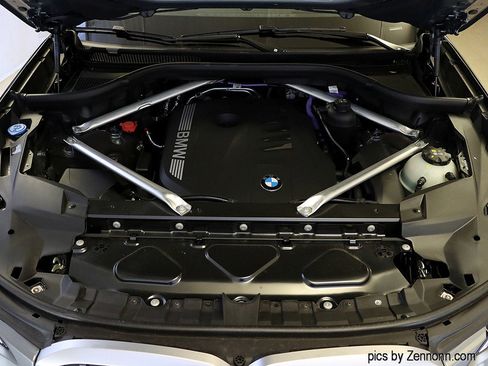 Used 2025 BMW X7 xDrive40i w/ Premium Package image 40